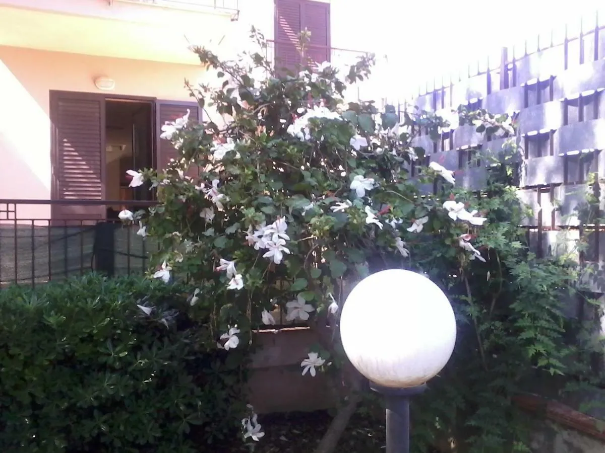 Sperone Hotel Mandra Capreria